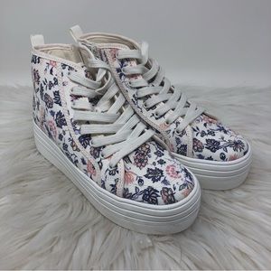 SALE Universal Thread Platform Floral women sneakers